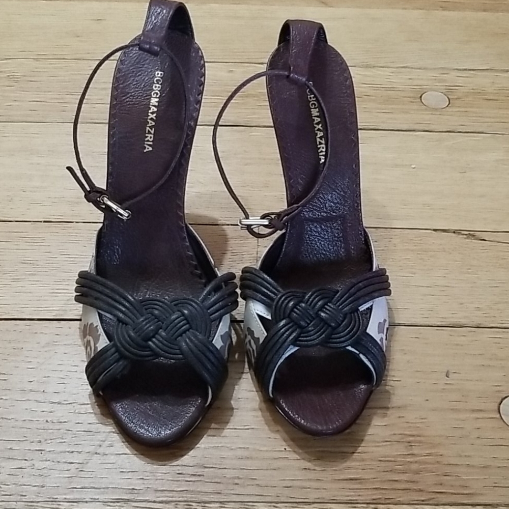 Bcbg max azria brown heels